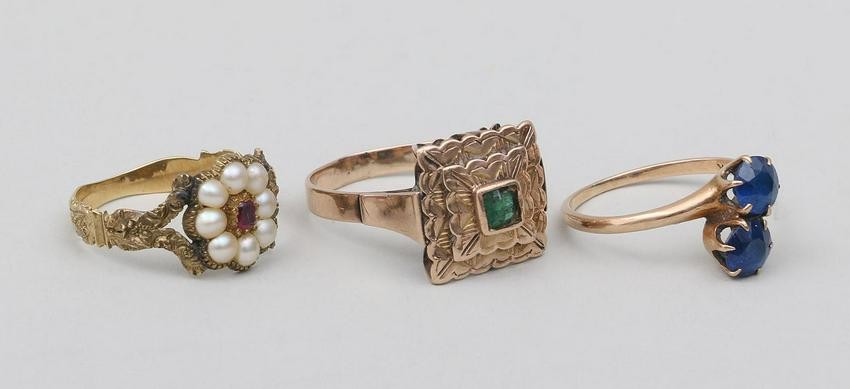 Group of (3) Victorian style gold rings