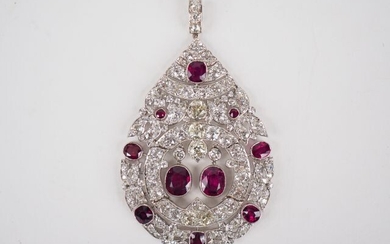 Important Art Deco style pendant in platinum, set with antique...