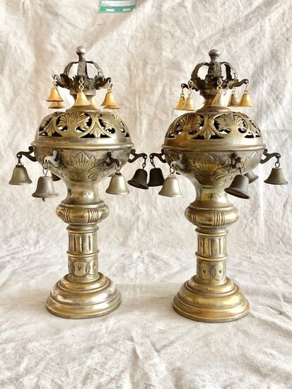 Jewish Austrian Silversmith - Judaica - A pair of magnificent Torah finials - similar in museum collection (2) - Silverplate