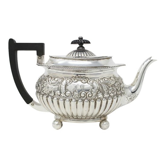 Large Victorian Sterling Silver Teapot - .925 silver - Richard Martin & Ebenezer Hall, Sheffield - England - 1899
