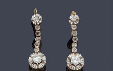 Long 18K Yellow Gold Diamond Setting Earrings in