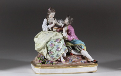 MEISSEN - Saxe Groupe en porcelaine figurant un couple galant dans le goût du XVIIIème....