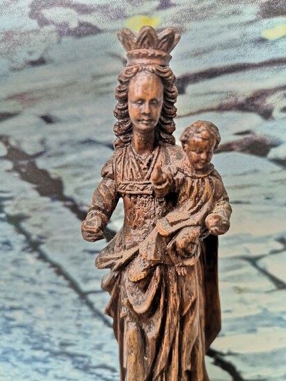 Madonna and child, Sculpture - Wood - Early 17th century