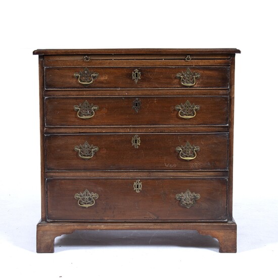 Mahogany small chest of drawers