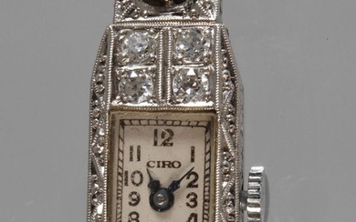 Montre-bracelet dame Ciro en platine avec brillants vers 1920, boîtier allongé en platine estampillé, sur...