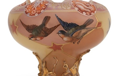 Mount Washington Royal Flemish Vase