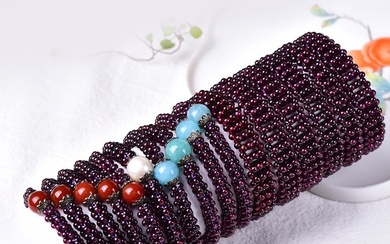 No Reserve Price - A Dazzling Collection of 16 Garnet Bracelets - Amazonite, Pearl, Agate - Exquisite Treasures of Natural Elegance- 270 g