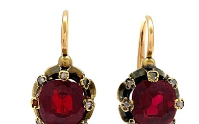 No Reserve Price - Dormeuses - 2.00 carat Rubis verneuil - Diamants taille rose - Earrings - 18 kt. Yellow gold