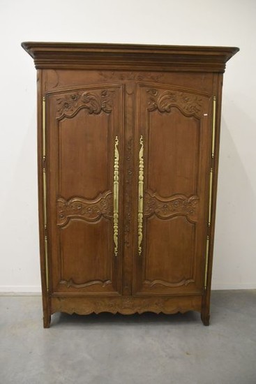 Oak wardrobe (Ht.200 x 150 x 60cm)