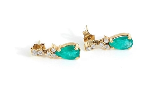 Pair emerald and diamond earrings (2pcs)