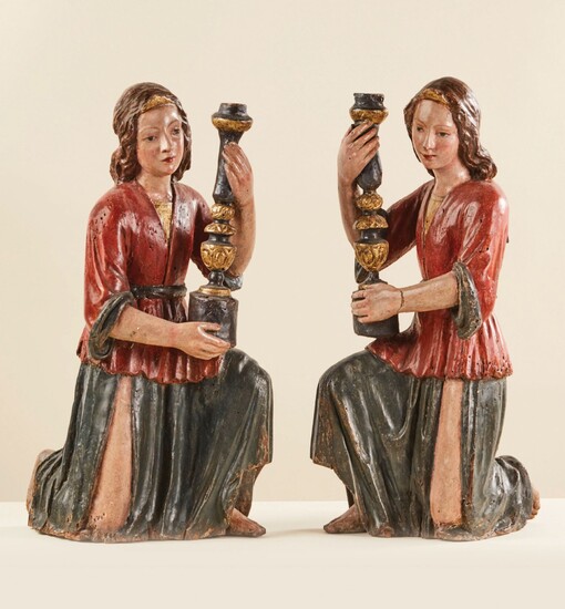 Paire anges céroféraires en bois sculpté... - Lot 31 - Pierre Bergé & Associés