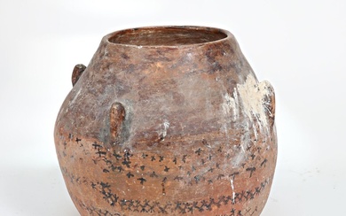 Pot en terre cuite patiné à décor de motifs... - Lot 231 - Vasari Auction