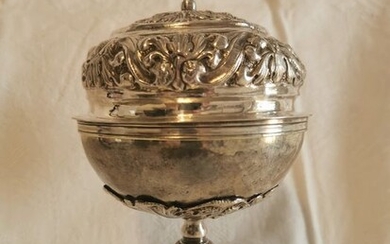 Pyx (1) - Silver gilt - First half 18th century
