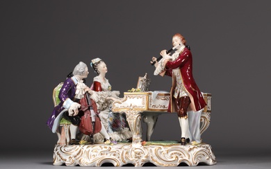 RUDOLSTADT VOLKSTEDT "Concerto" Groupe en porcelaine polychrome représentant le concert de trois musiciens, marque au...