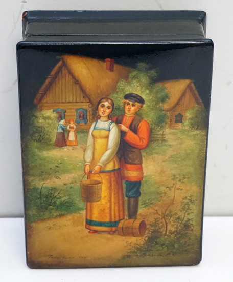 RUSSIAN LACQUER HAND PAINTED BOX