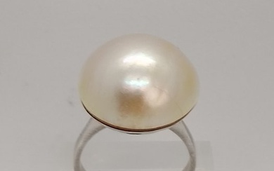 Ring - 18 kt. White gold Pearl