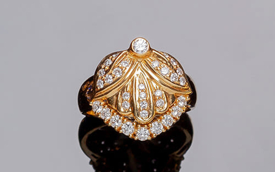 Ring in solid yellow gold setting, with openwork palmette...
