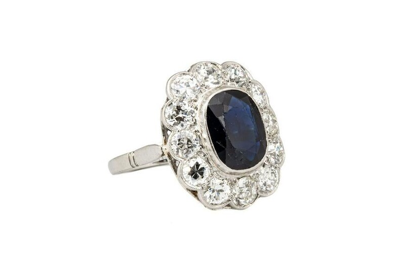 Ring with sapphire and diamonds, 1930s, 0.950 platinum