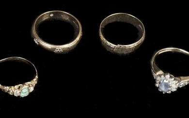 Rings. Four 9ct gold dress rings