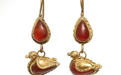 Roman Gold and Garnets Earrings with Doves, c. 3rd