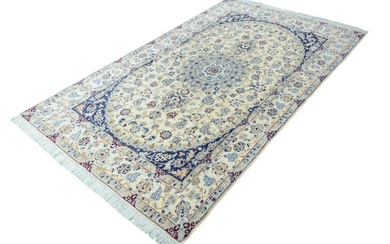 Sehr feiner Nain - carpet with silk - 251 cm - 146 cm