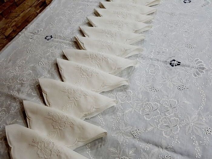 Spectacular !! pure linen tablecloth x 12 with hand embroidery - 270 x 175 cm - Linen