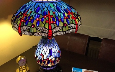 Tiffany stijl tafellamp Studio "BLUE DRAGONFLY" lamp met drie lichtpunten Ø 46x65cm! - Table lamp - Glass (stained glass)