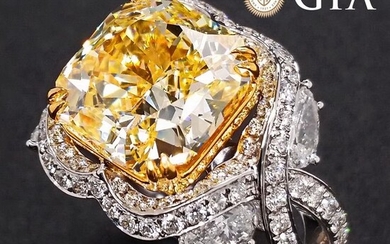 Top Crown Jewelry - 6.59ctw GIA Fancy Yellow Diamond and White Diamonds - 18 kt. Gold - Ring - ***NO RESERVE PRICE***
