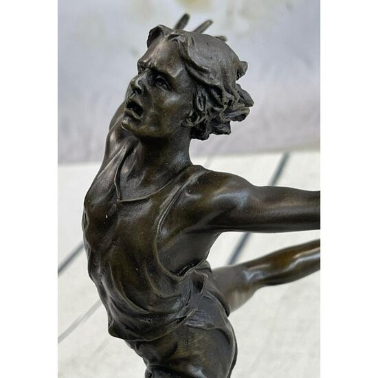 Track Marathon Runner Bronze Trophy, Sculpture