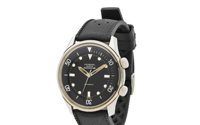 Universal Genève. A stainless steel automatic wristwatch Universal Genève. Montre...