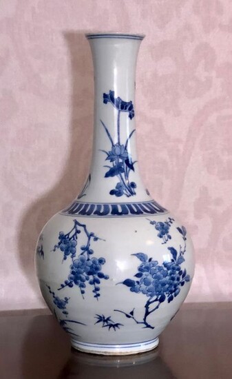 Vase - Porcelain - China - 17th century