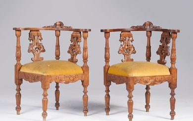 Walnut corner chairs Henri Deux - Renaissance Style - Walnut - 1900-1910