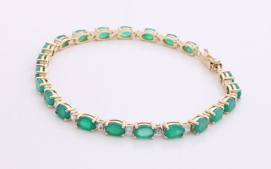 Yellow gold bracelet, 585/000, with emerald and
