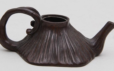 iGavel Auctions: Chinese patinated bronze water dropper. FR3SH.