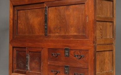 mizuya - Keyaki hardwood - High quality, rare large & fully functional cabinet, with thick original hardware - Japan - Bakumatsu Period (1853 - 1867)