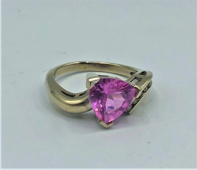 10 K Gold and Diamonds Ring Pink Amethyst Stone