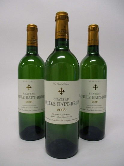 10 bouteilles CHÂTEAU LAVILLE HAUT BRION 2003 Pessac Léognan (blanc)