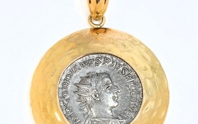 18K ITALIAN GOLD & ANCIENT ROMAN COIN PENDANT