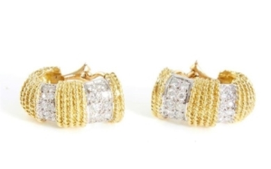 Diamond and gold pierced earrings (2pcs)
