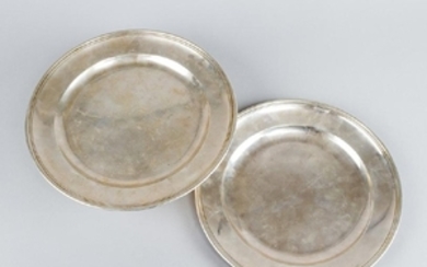 Pair of Augsburg Silver Dishes, round shape with f…