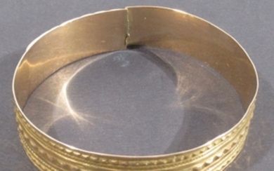 Bracelet en or jaune 18 K (750/oo) à décor en reli…