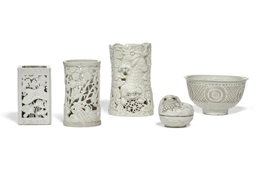 FIVE RETICULATED WHITE-GLAZED VESSELS, LATE MING-QING DYNASTY