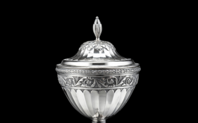 A silver sugar bowl. Genoa, end of the 18th/early 19th Century (h. cm 21) (g 460 ca.)
