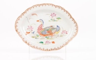 A scalloped oval dish Chinese export porcelain Po…