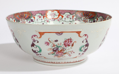 A CHINESE EXPORT FAMILLE ROSE PUNCH BOWL.