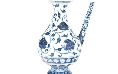A Chinese Blue and White Porcelain Ritual Vessel