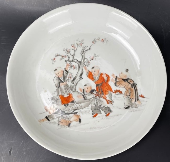 A Chinese Mocai Famille Rose Porcelain Plate Marked