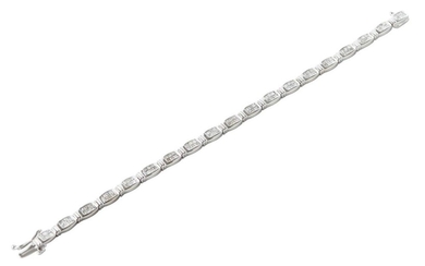 A DIAMOND LINE BRACELET IN 18CT WHITE GOLD, DIAMONDS TOTALLING 3.65CTS, LENGTH 175MM, 16.8GMS
