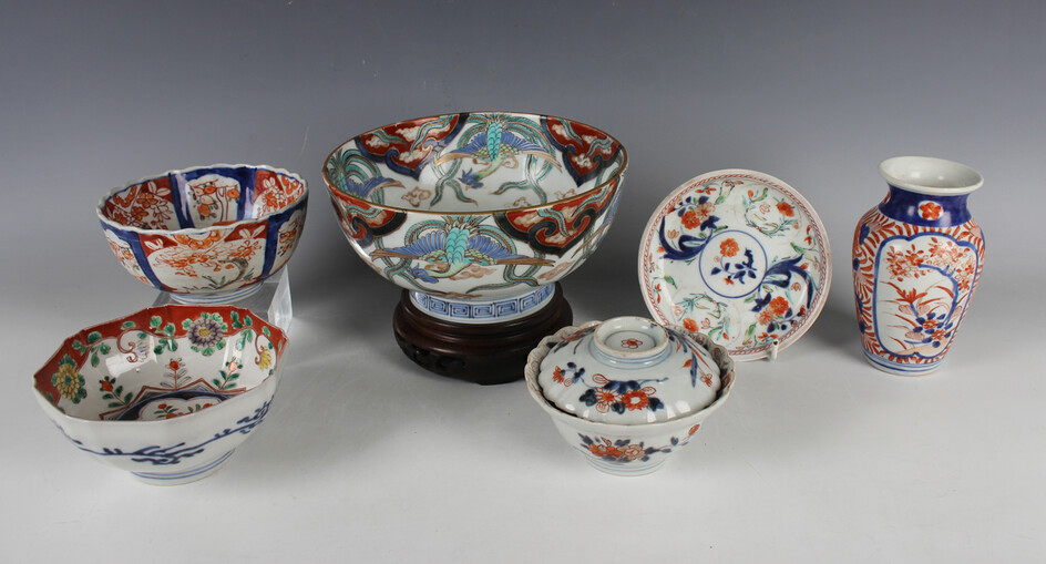 A Japanese Imari porcelain bowl, 19th century, painted with ho-o birds, diameter 18.2cm (chip to rim