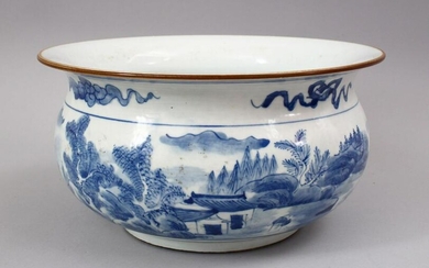 A LARGE CHINESE BLUE & WHITE PORCELAIN BOWL, decorated